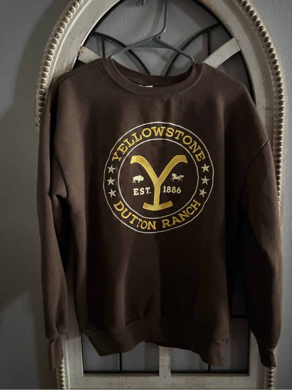 Yellowstone Dutton Ranch Brown Crewneck Pullover Sweatshirt